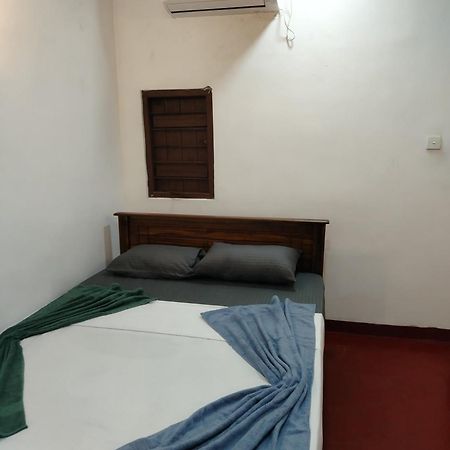 Ocean Oasis Restaurant And Rooms Trincomalee Exterior photo